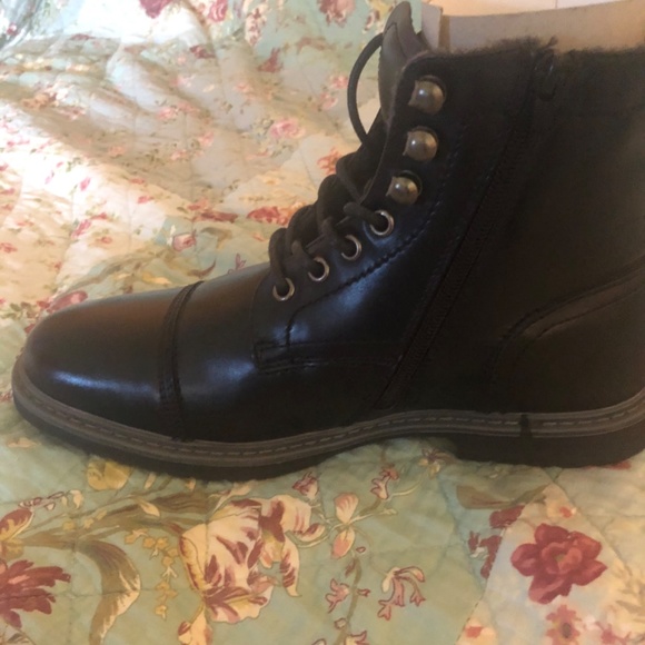 Boots - Picture 2 of 6